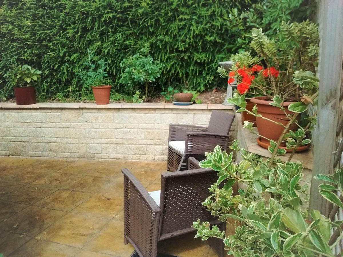 Bed and Breakfast Sunny Patch Stroud  Exteriér fotografie